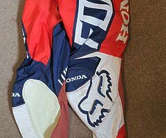 Fox racing Honda 180 Jersey and pants. Jersey size s pants size 30 - Image 3/3