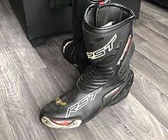 RST tractech evo boots size 11