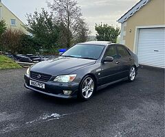 2000 Lexus IS 200 - Image 4/6