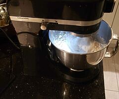 Grundig cake stand mixer