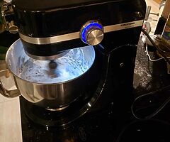 Grundig cake stand mixer