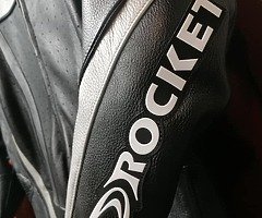 Motorbike leathers one piece Joe Rocket size 42 Brand New - Image 3/3