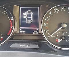 2016 Auto Petrol 1.2L Skoda - Image 8/10