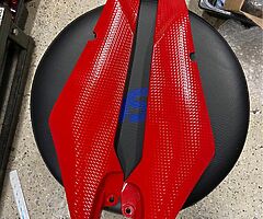 Yamaha R6 13s fuel tank side panels