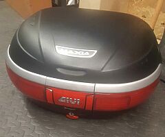 Givi topbox