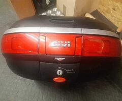 Givi topbox