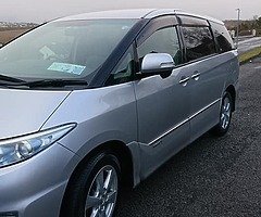 Toyota Estima hybrid 2.4