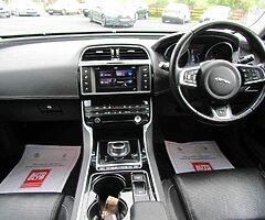2017 Jaguar XE - Image 4/9