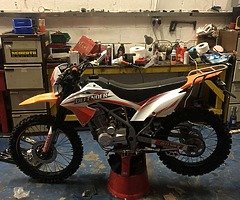 2019 Defender 250cc four stroke air-cooled cross bike