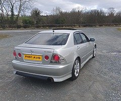 Lexus is200
