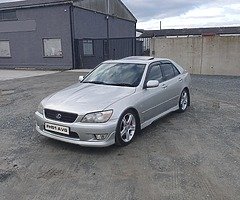 Lexus is200