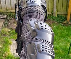 Fox titan body armour size large