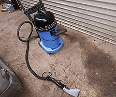 Numatic wet dry hoover - Image 4/6