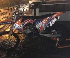 125