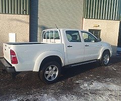 2015 Toyota Hilux - Image 3/10
