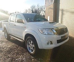 2015 Toyota Hilux - Image 6/10