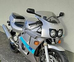 Honda CBR 400RR NC29