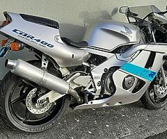 Honda CBR 400RR NC29