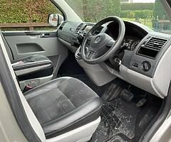 2010 Volkswagen Volkswagen Transporter Shuttle