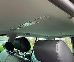 2010 Volkswagen Volkswagen Transporter Shuttle - Image 3/10