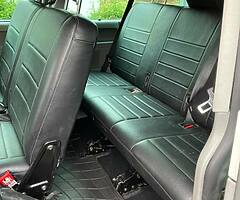 2010 Volkswagen Volkswagen Transporter Shuttle - Image 6/10