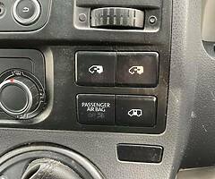 2010 Volkswagen Volkswagen Transporter Shuttle - Image 9/10