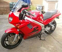 1995 Honda VFR - Image 3/9
