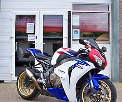 2009 Honda CBR - Image 3/9