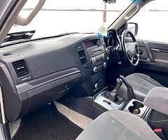 Crew cab pajero - Image 8/8