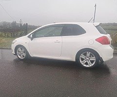 2009 Toyota Auris ( golf Leon bora jetta)