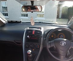 Toyota Auris 1.4 VVTI - Image 9/10
