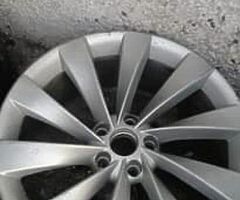 19 5x112 8.5 scirocco alloys only have 3 alloys