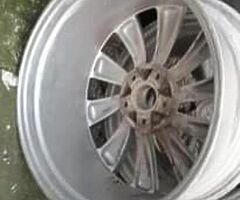 19 5x112 8.5 scirocco alloys only have 3 alloys