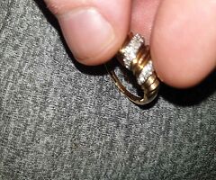 24   Carrat Gold real diamond ring worth over 100O