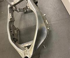 Yamaha R1 frame 1999 - Image 3/3