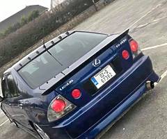 Lexus is200