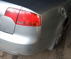 Audi A4 B7 2.0tdi Breaking!