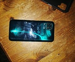 Huawei p40 lite only 3 month old but there is a crwck on front face any othet then working 100%