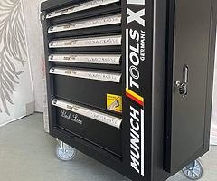 BRAND NEW 2019 XL EDITION GERMAN MANUFACTURED TOOL TROLLEY INCLUDING 296 PIECES OF TOOLS