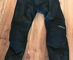 RST 1872 Spectre Motorcycle Textile Jacket Black  XL/46 plus trousers RST size 34 - Image 6/6