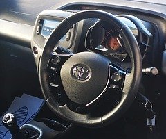 172 Toyota Aygo 1.0/ONLY 20k kilometres/High spec/Manual - Image 3/10