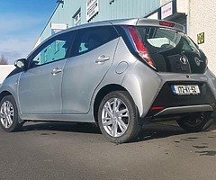 172 Toyota Aygo 1.0/ONLY 20k kilometres/High spec/Manual - Image 6/10
