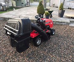 Jonsered LR10 ride on mower - Image 4/9