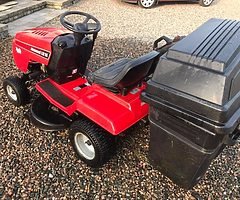Jonsered LR10 ride on mower - Image 5/9
