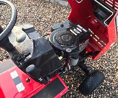 Jonsered LR10 ride on mower - Image 6/9