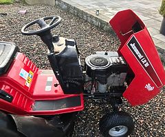 Jonsered LR10 ride on mower - Image 9/9