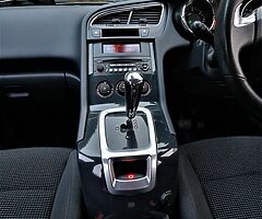 2014 Peugeot 5008