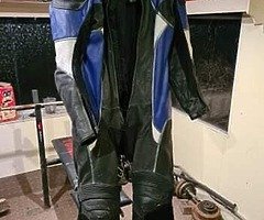 One piece leathers - Image 3/3