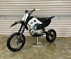 2017 Stomp 140 pitbike - Image 3/4
