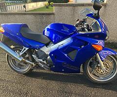 2002 Honda VFR - Image 3/3